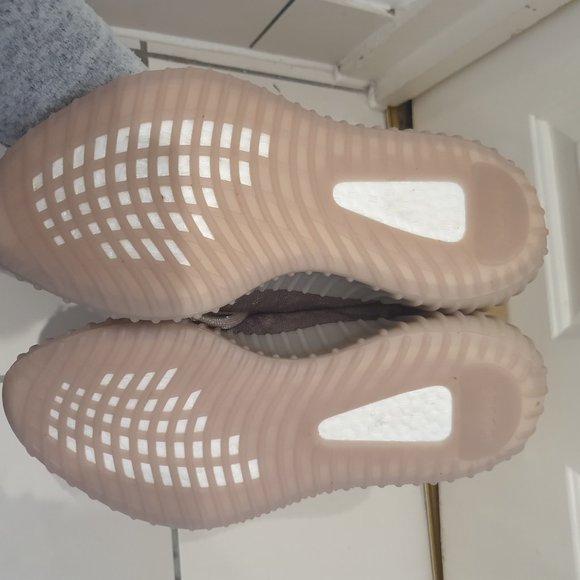 Yeezy Boost 350 V2 Mono Mist - Picture 2 of 3